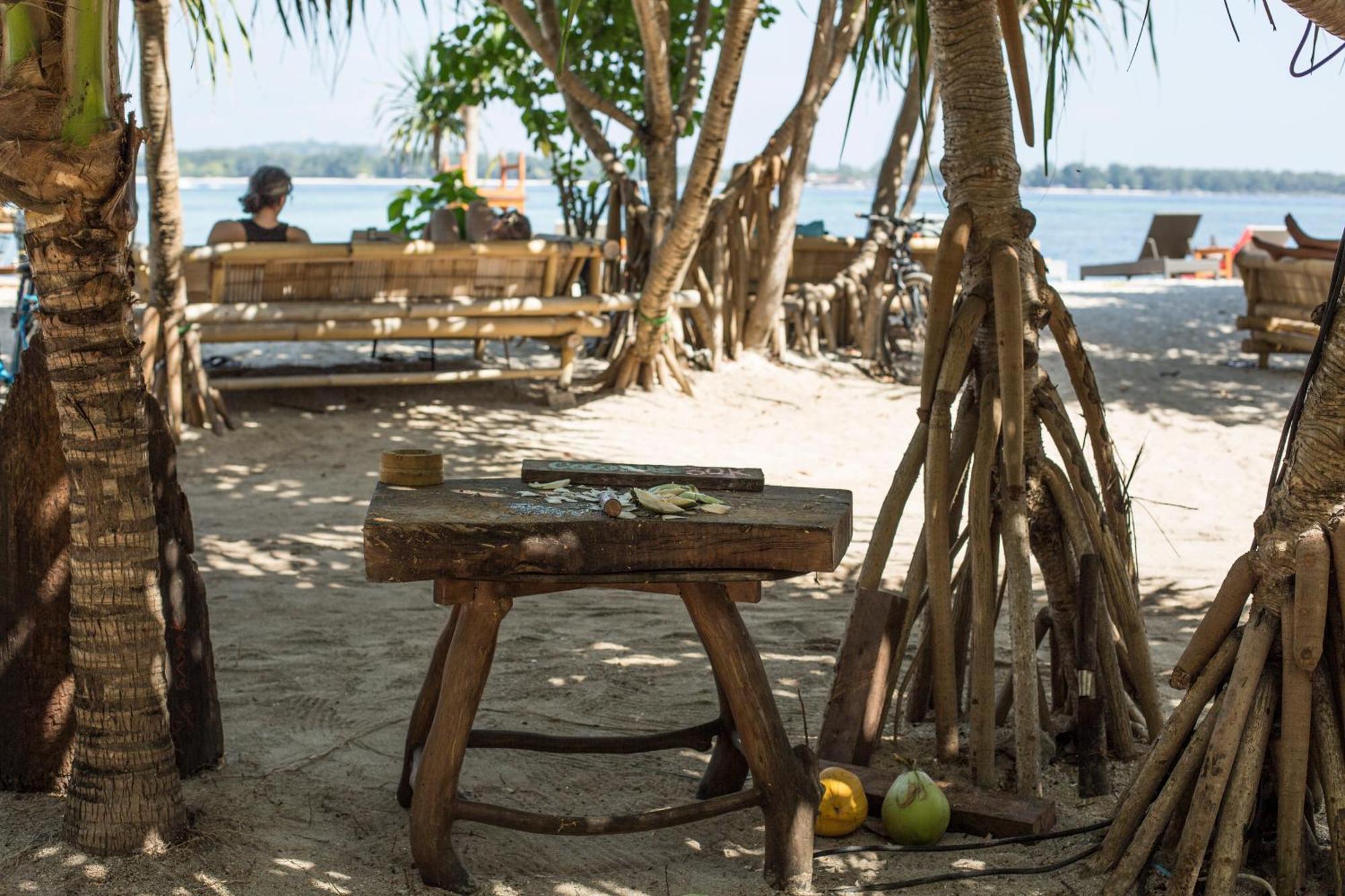 Island View Bar & Bungalow Гили-Эйр Экстерьер фото